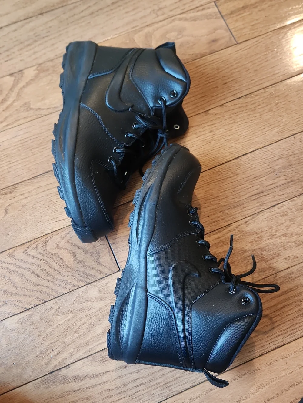 Nike Manoa Boots, Size 7